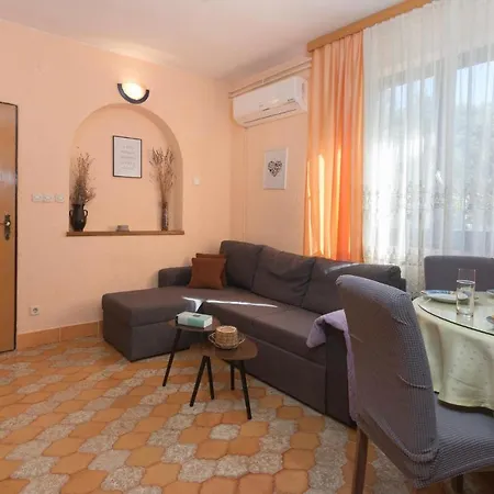 Appartamento Nice In W/ 2 Bedrooms *