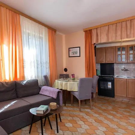 Nice In W/ 2 Bedrooms * Pula